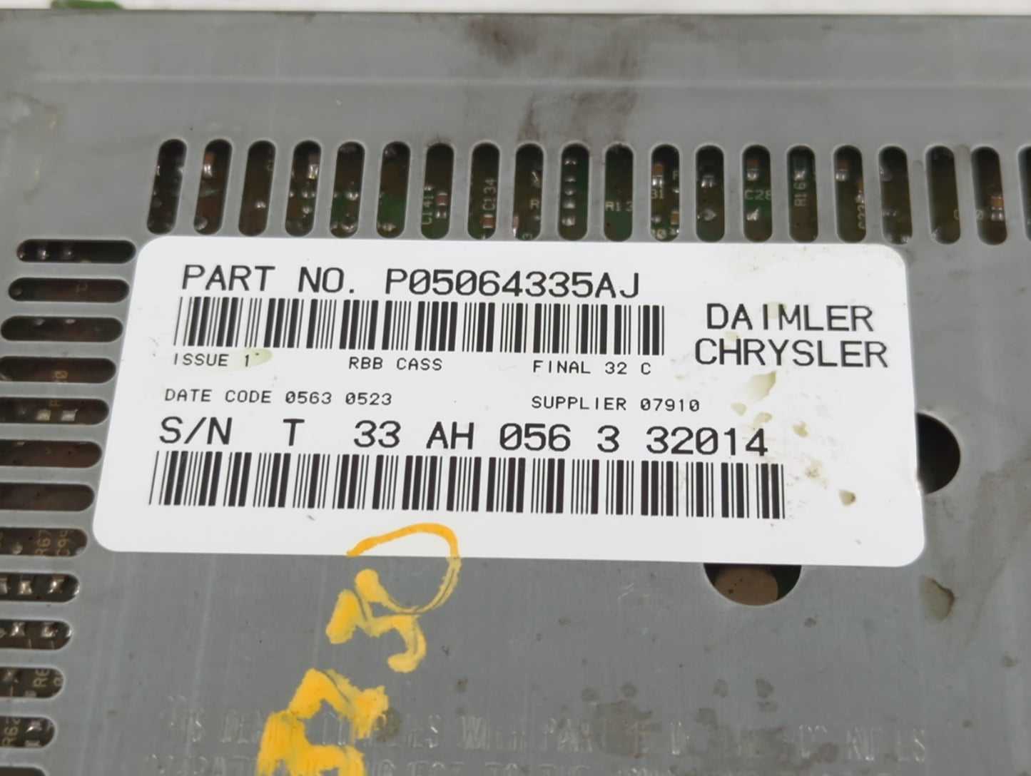 2002-2007 Jeep Liberty Radio AM FM Cd Player Receiver Replacement P/N:P05064335AJ Fits Fits 2002 2003 2004 2005 2006 2007 OEM Used Auto Parts