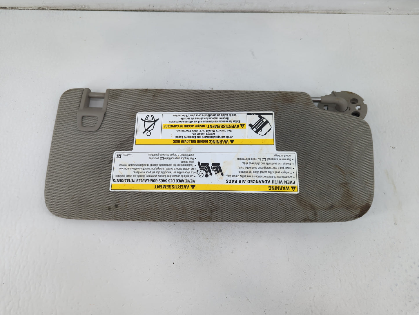 2018-2019 Chevrolet Equinox Sun Visor Shade Replacement Driver Left Mirror Fits Fits 2018 2019 OEM Used Auto Parts