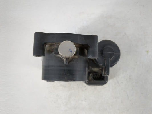 2008-2011 Jeep Wrangler Throttle Body P/N:04593858AB Fits Fits 2008 2009 2010 2011 OEM Used Auto Parts