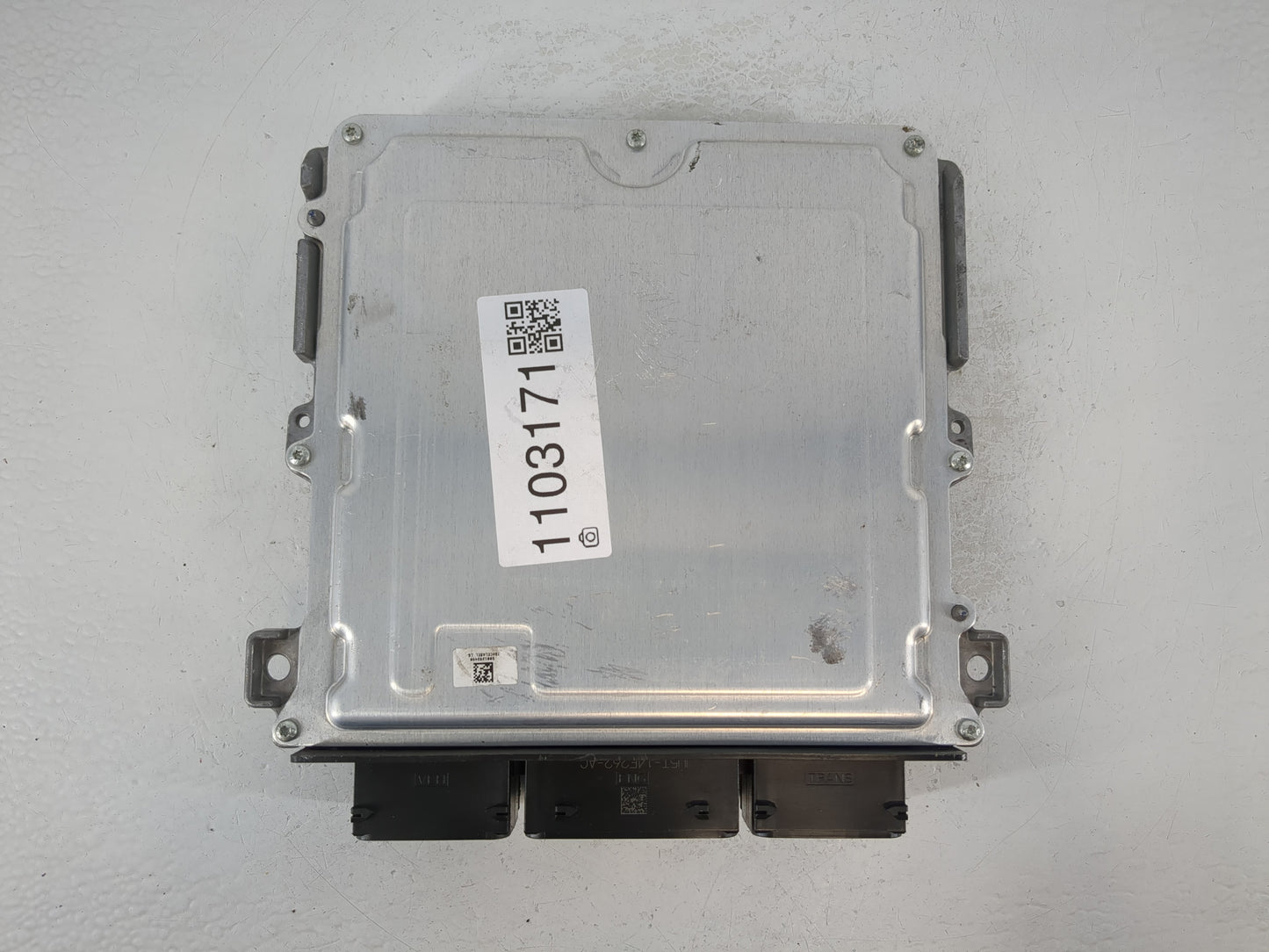 2020-2022 Ford Explorer PCM Engine Control Computer ECU ECM PCU OEM P/N:LB5A-12A650-SB Fits Fits 2020 2021 2022 OEM Used Auto Parts - Oemusedautoparts1.com