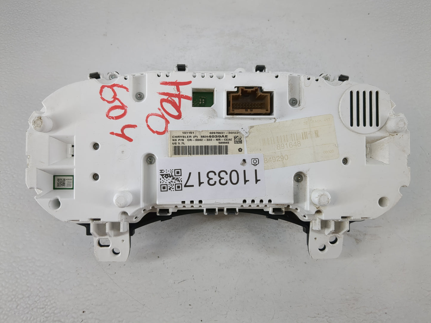 2015 Jeep Grand Cherokee Instrument Cluster Speedometer Gauges P/N:58994E CR-0042-322-NR-CEAE Fits OEM Used Auto Parts - Oemusedautoparts1.com