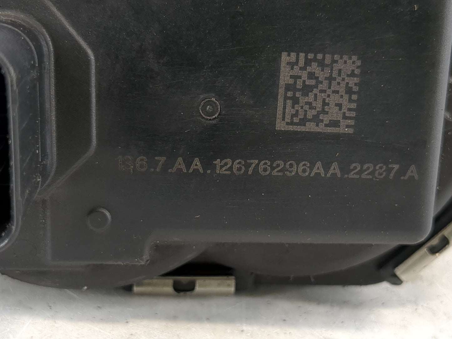 2014-2022 Chevrolet Silverado 1500 Throttle Body P/N:12676296AA Fits Fits 2014 2015 2016 2017 2018 2019 2020 2021 2022 OEM Used Auto Parts - Oemusedautoparts1.com