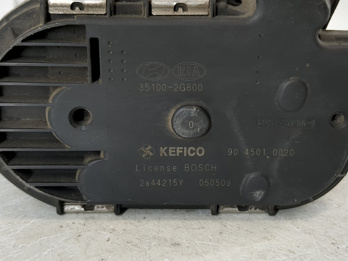 2011-2016 Kia Optima Throttle Body P/N:35100-2G800 Fits Fits 2011 2012 2013 2014 2015 2016 OEM Used Auto Parts - Oemusedautoparts1.com