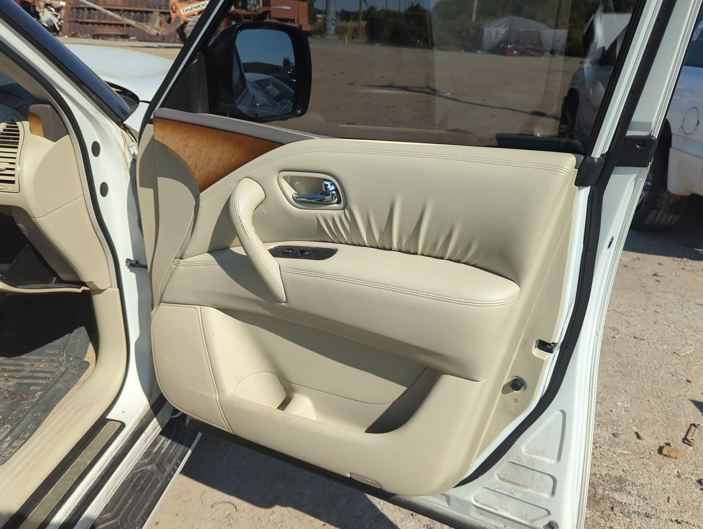 2011 Infiniti Qx56 Front Right Passenger Interior Door Panel Trim - Oemusedautoparts1.com