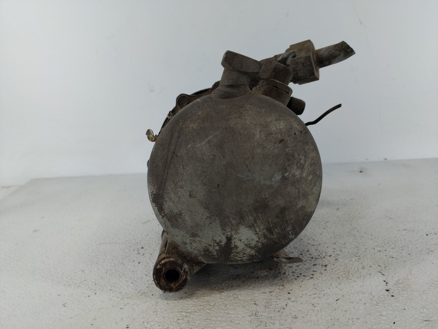 1984 Bmw 318i Air Conditioning A/c Ac Compressor Oem - Oemusedautoparts1.com