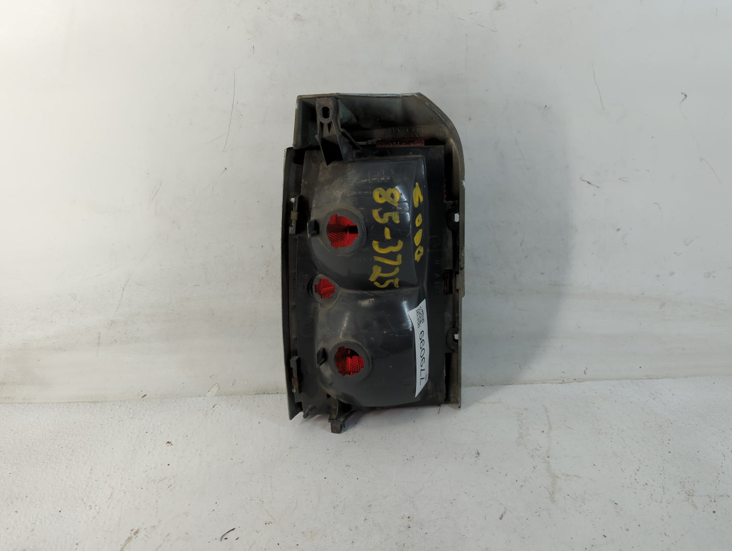 1985 Chevrolet P6000 Tail Light Assembly Passenger Right OEM P/N:5973218 Fits OEM Used Auto Parts - Oemusedautoparts1.com