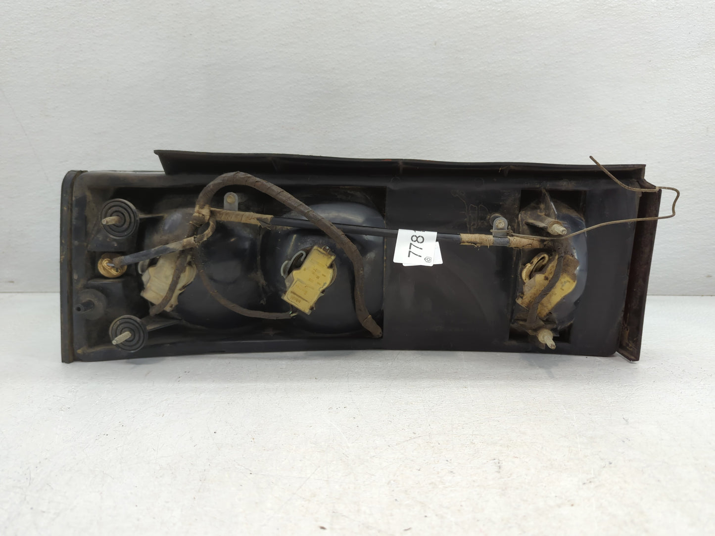 1985 Chrysler Lebaron Tail Light Assembly Passenger Right OEM P/N:4321014 Fits OEM Used Auto Parts - Oemusedautoparts1.com