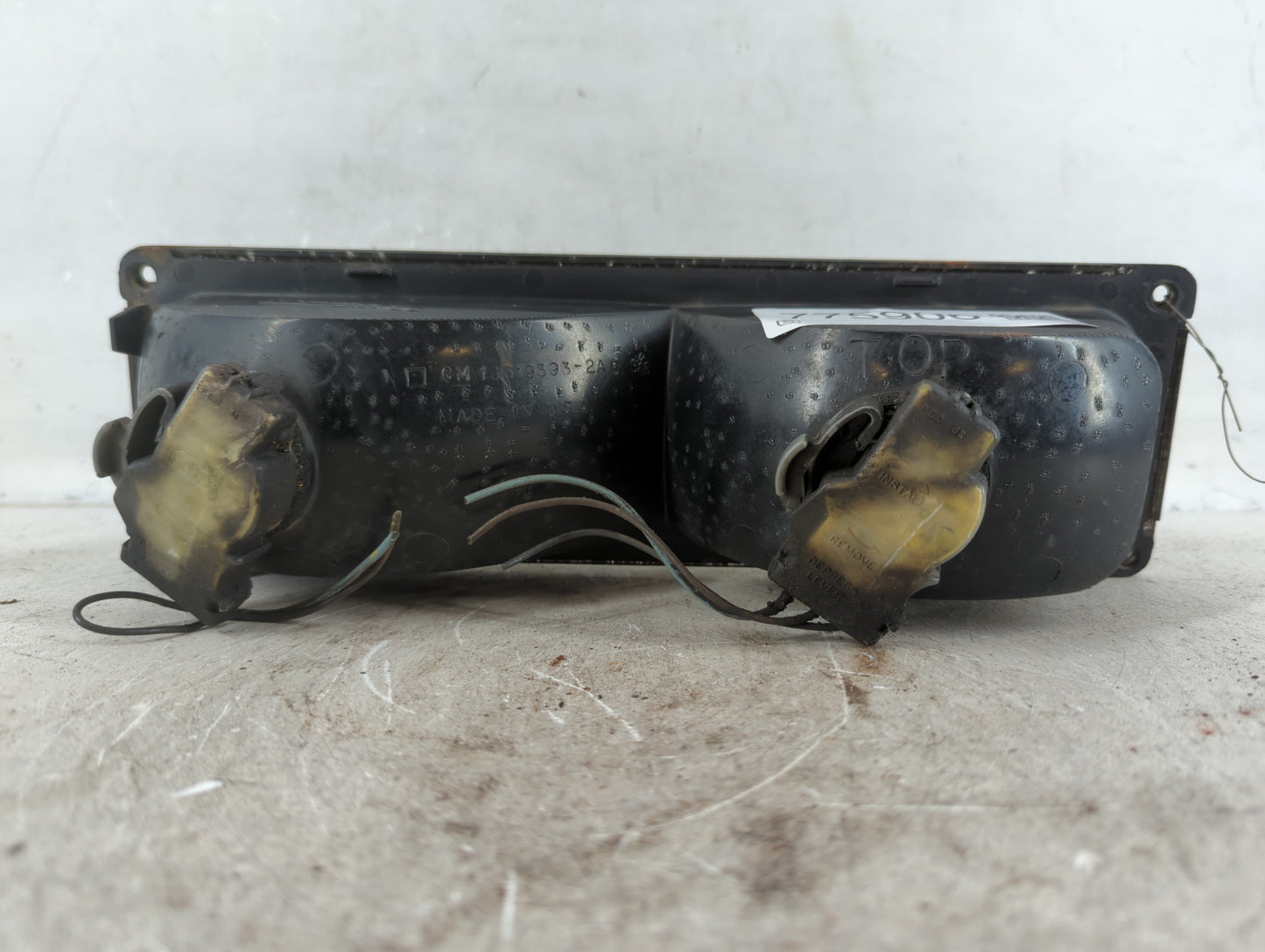 1988 Gmc 1500 Driver Left Oem Head Light Headlight Lamp - Oemusedautoparts1.com