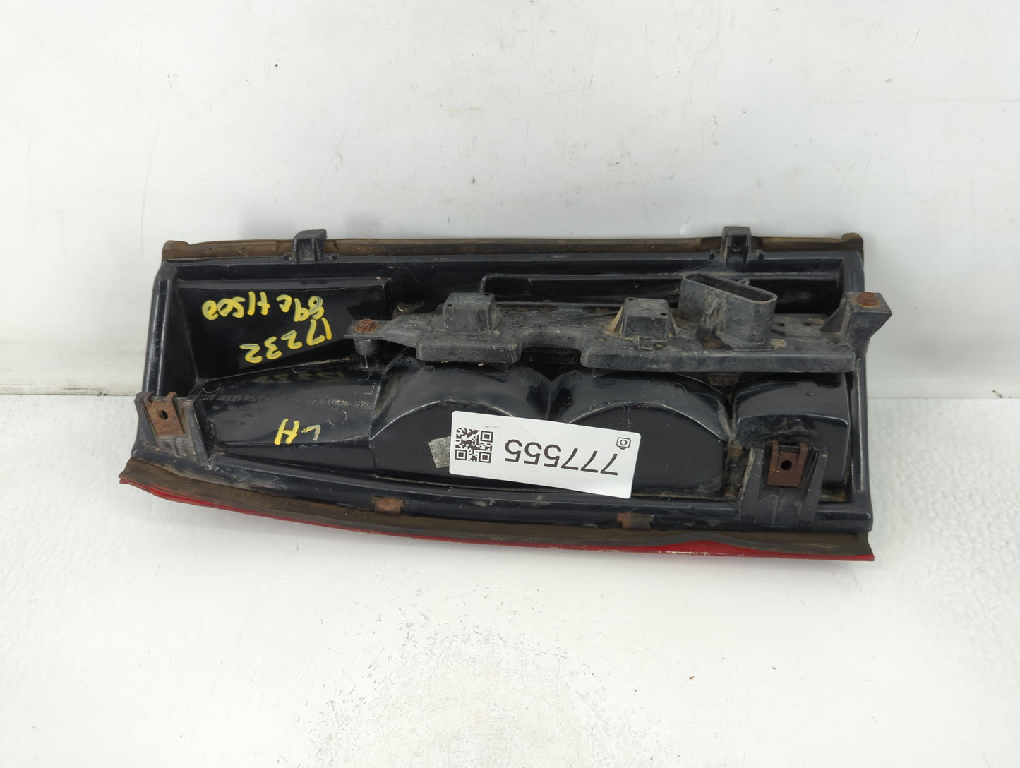1989 Chevrolet C1500 Tail Light Assembly Driver Left OEM P/N:10508821 16505849 Fits OEM Used Auto Parts - Oemusedautoparts1.
