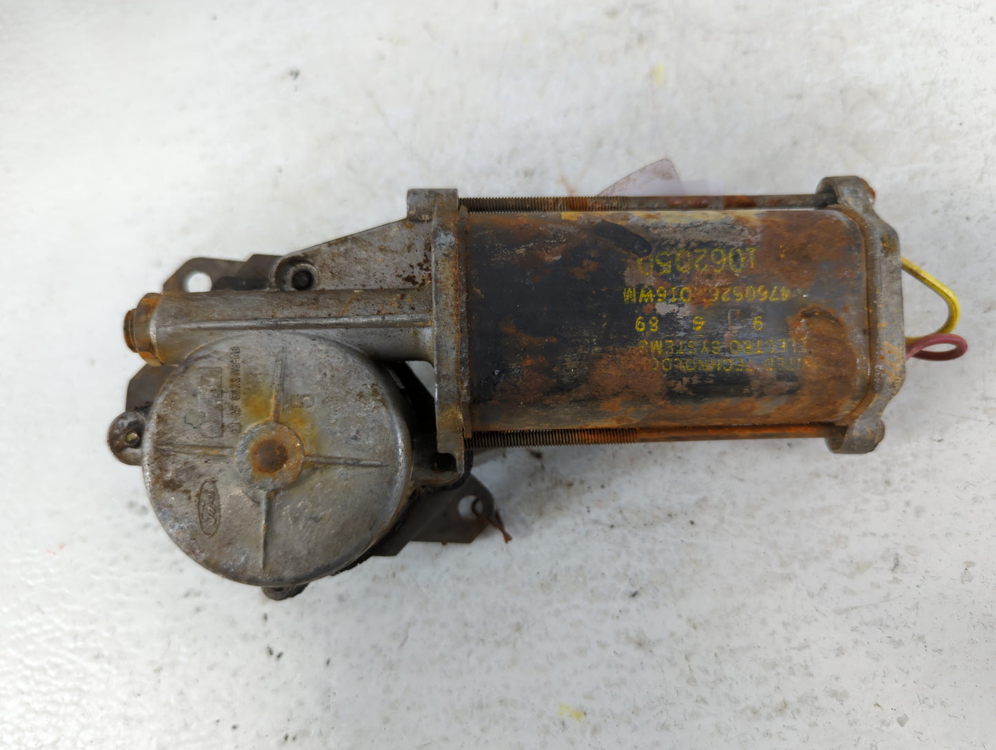 19901990 Ford Mustang QUARTER WINDOW MOTOR - Oemusedautoparts1.com