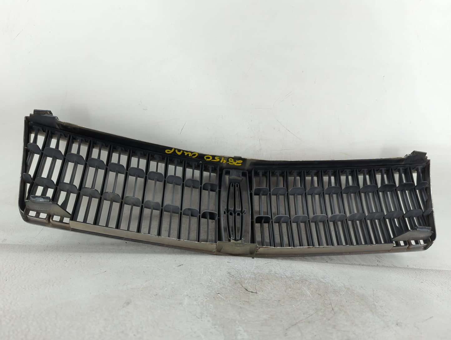 1992 Lincoln Lincoln Continental Front Bumper Grille - Oemusedautoparts1.com