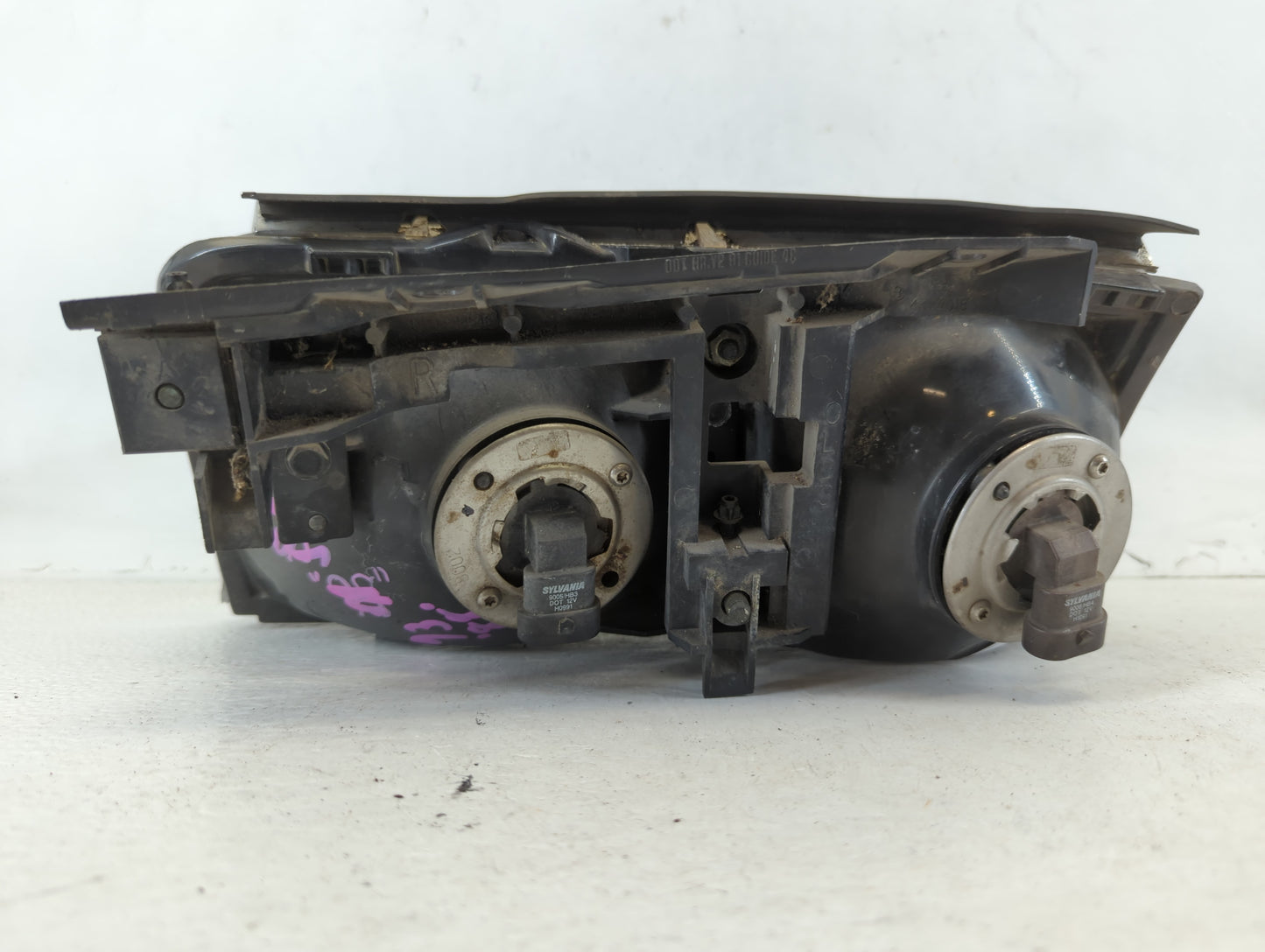 1992 Oldsmobile Delta 88 Driver Left Oem Head Light Headlight Lamp - Oemusedautoparts1.com