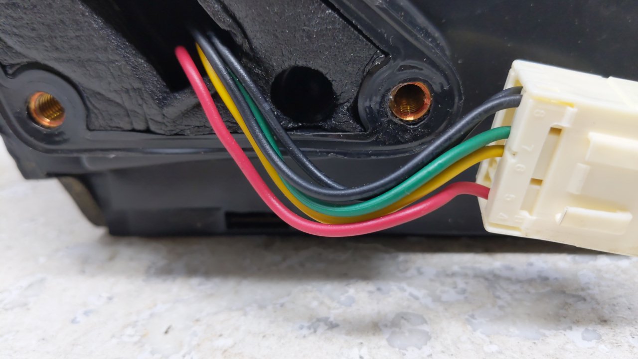 2005-2008 Suzuki Reno Driver Side View Mirror - Left Door Mirror OEM Used - Oemusedautoparts1.com