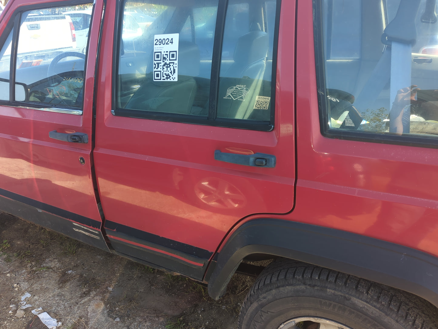 1993 Jeep Cherokee Driver Rear Door Oem - Oemusedautoparts1.com