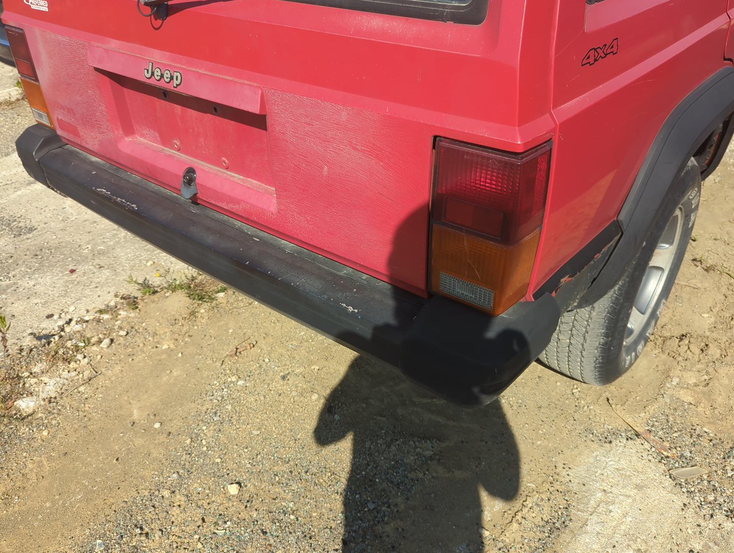 1984-1996 Jeep Cherokee Rear Bumper Assembly Oem - Oemusedautoparts1.com