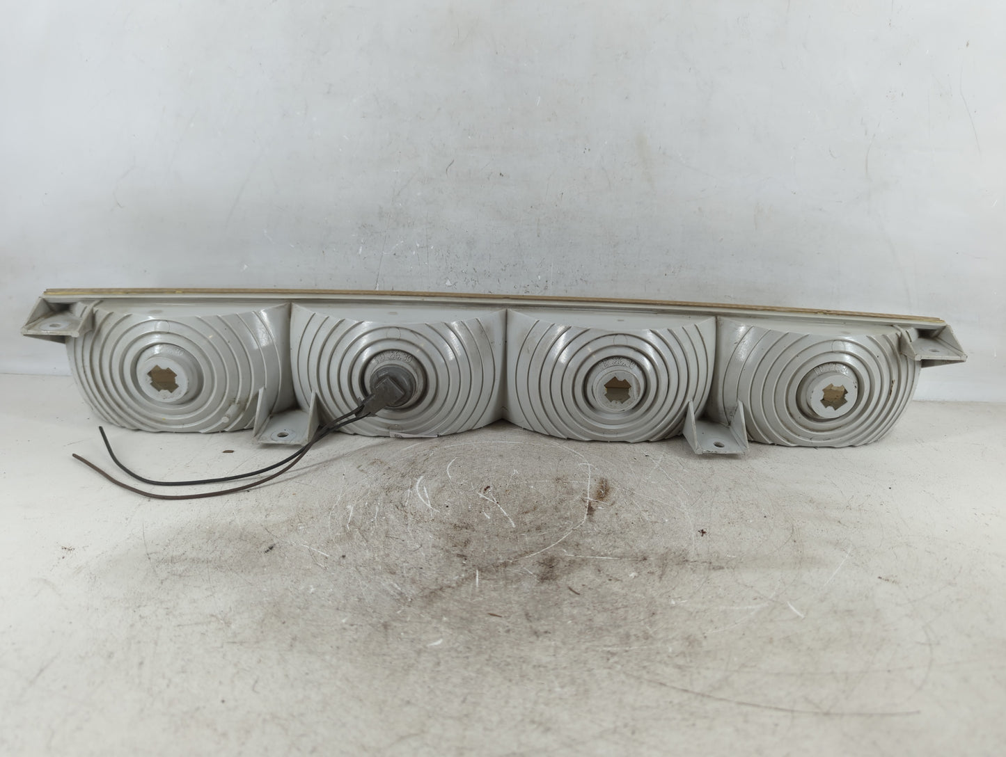 1993 Mercury Sable Front Grille Bumper Not Included - Oemusedautoparts1.com
