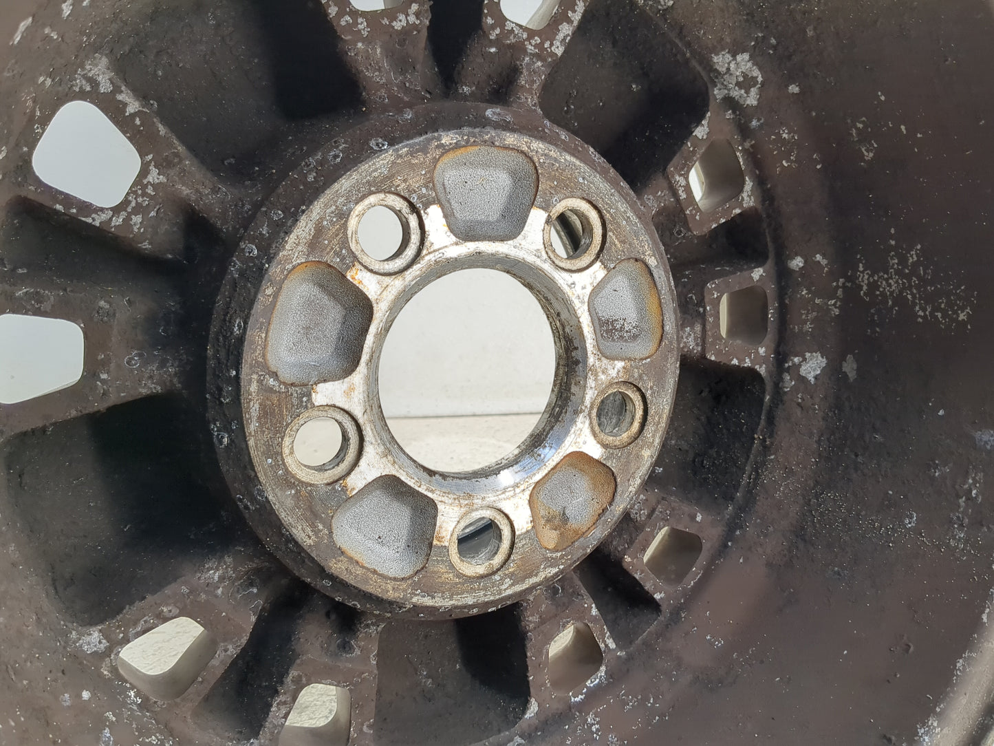 1995-1999 Chevrolet Suburban 1500 Oem Wheel Rim - Oemusedautoparts1.com