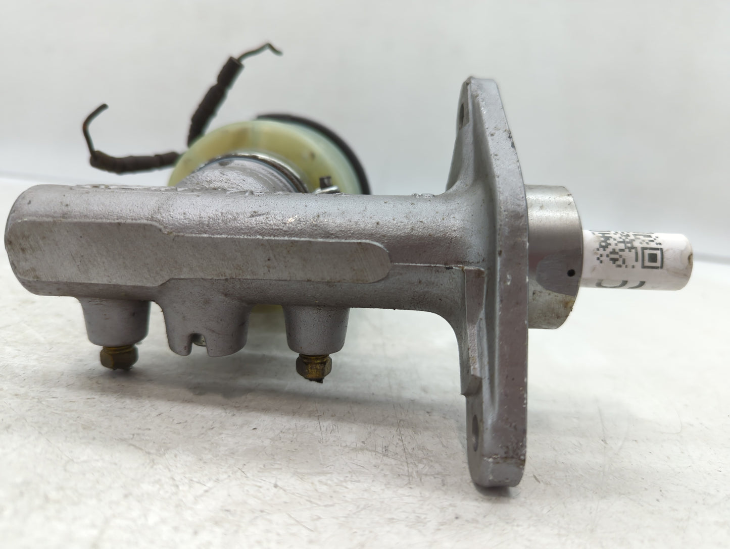 1994-1997 Honda Accord Brake Master Cylinder - Oemusedautoparts1.com