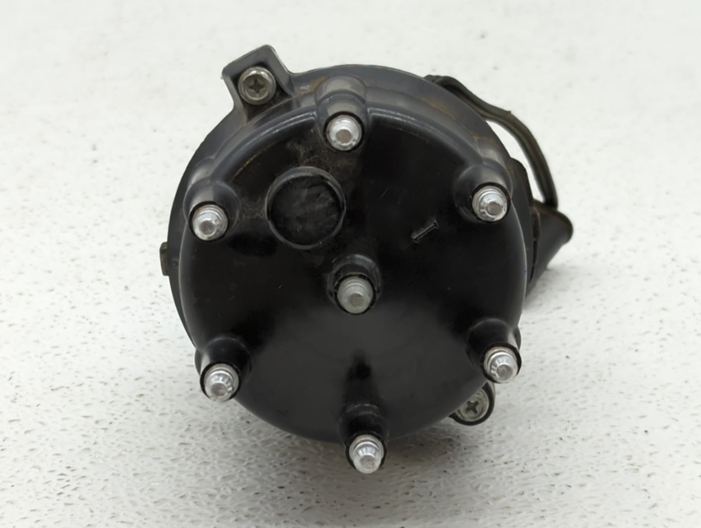 1995 Jeep Grand Cherokee Engine Ignition Distributor OEM P/N:56027028 Fits OEM Used Auto Parts - Oemusedautoparts1.com