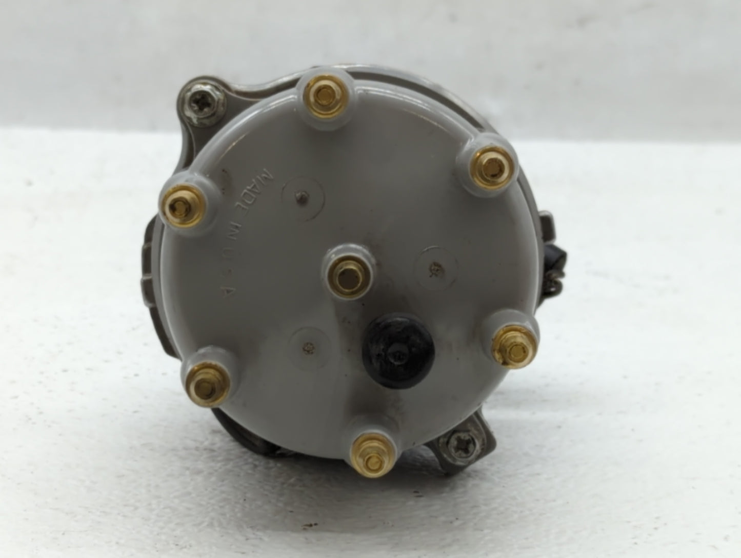 1995 Jeep Grand Cherokee Engine Ignition Distributor OEM P/N:56027028 Fits OEM Used Auto Parts - Oemusedautoparts1.com
