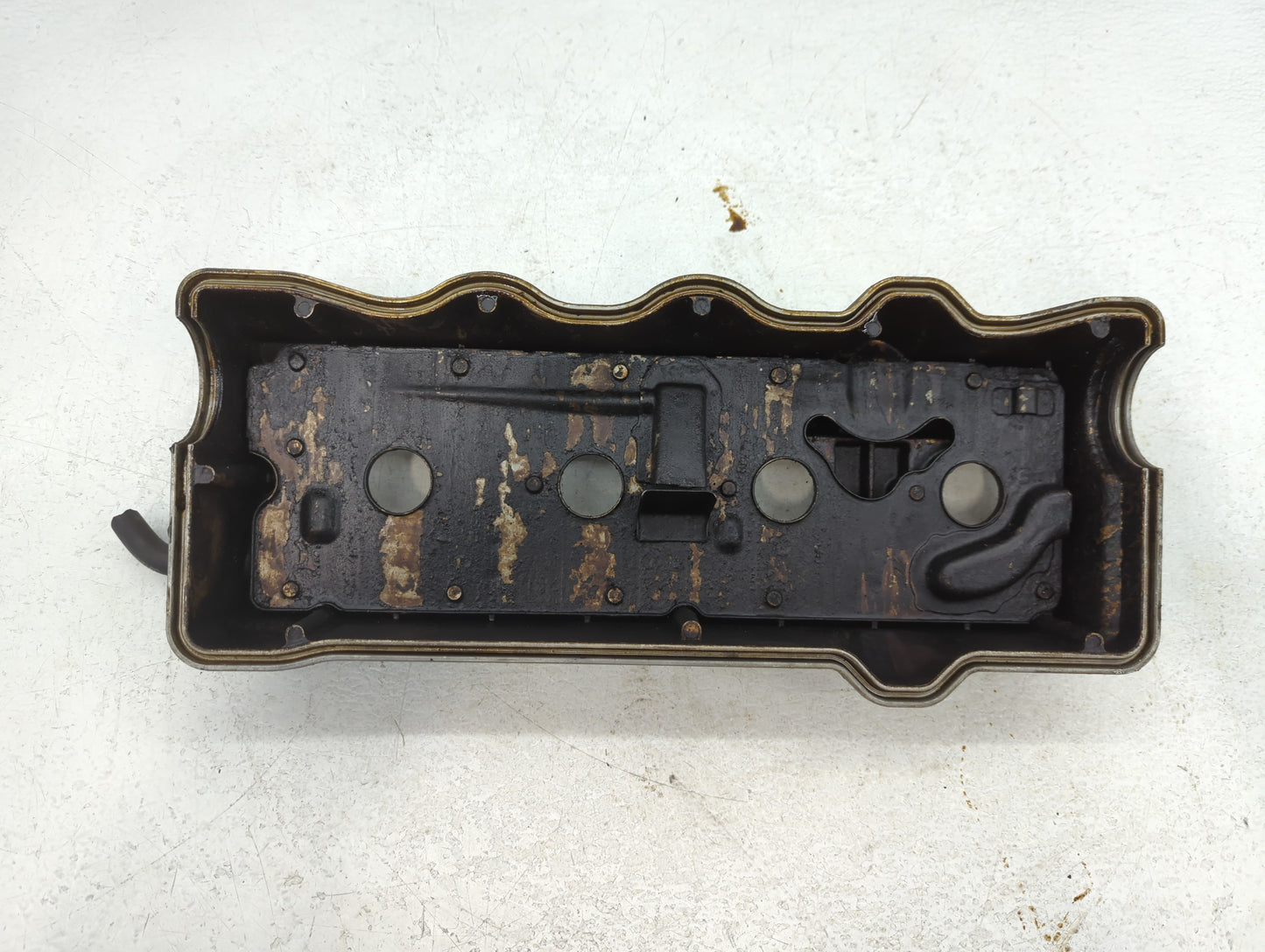 1995 Toyota Camry Driver Left Cylinder Head Valve Cover Fits OEM Used Auto Parts - Oemusedautoparts1.com
