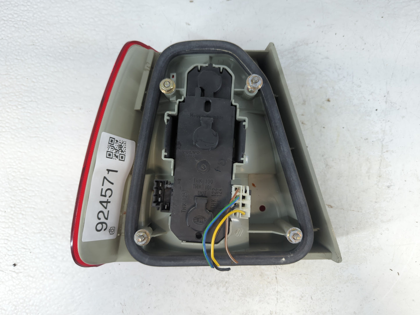 1997-1998 Volvo S90 Tail Light Assembly Passenger Right OEM P/N:9126888 Fits Fits 1995 1996 1997 1998 OEM Used Auto Parts -