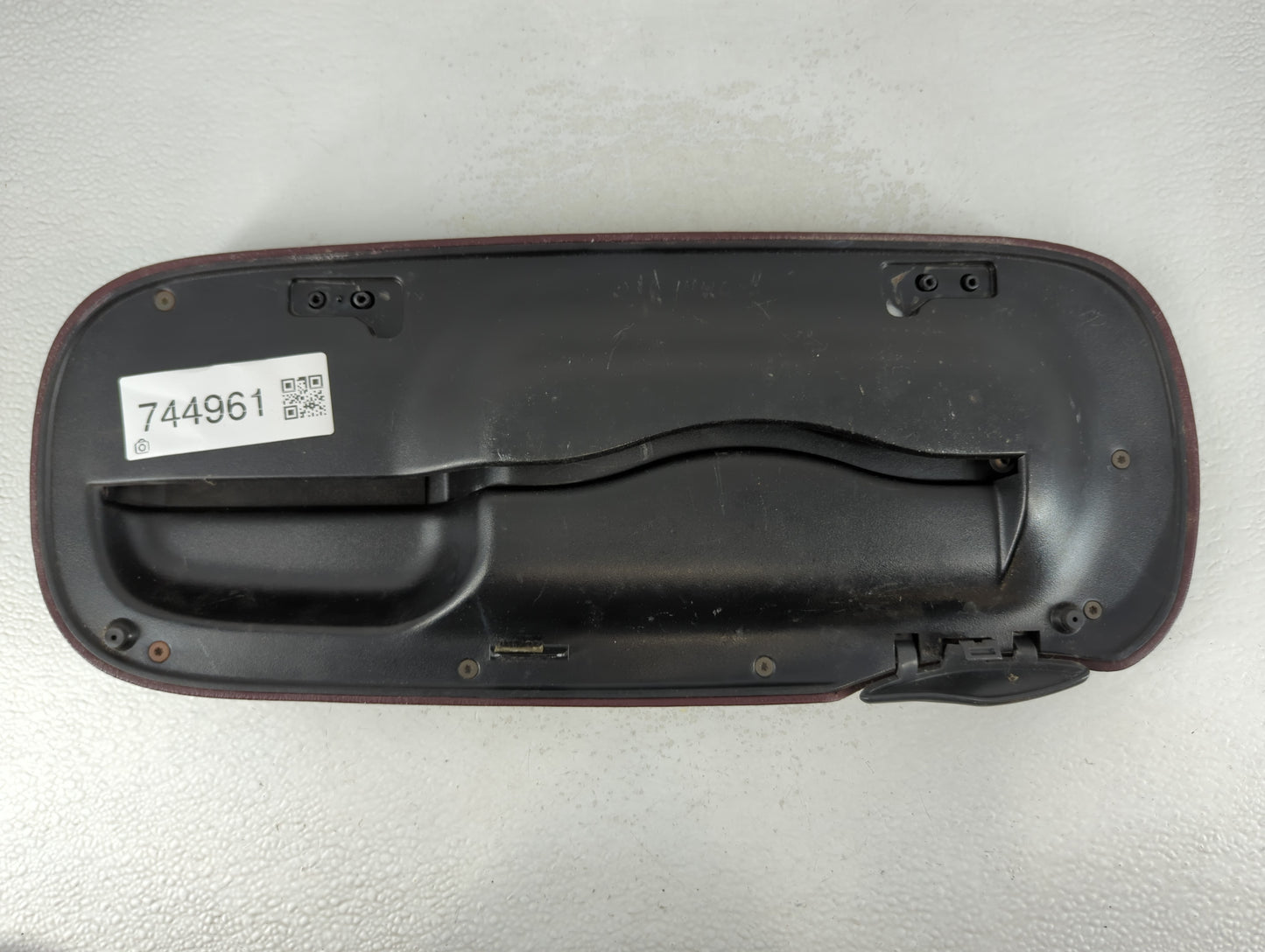 1996 Chevrolet Suburban Center Console Armrest Cover Lid Fits OEM Used Auto Parts - Oemusedautoparts1.com