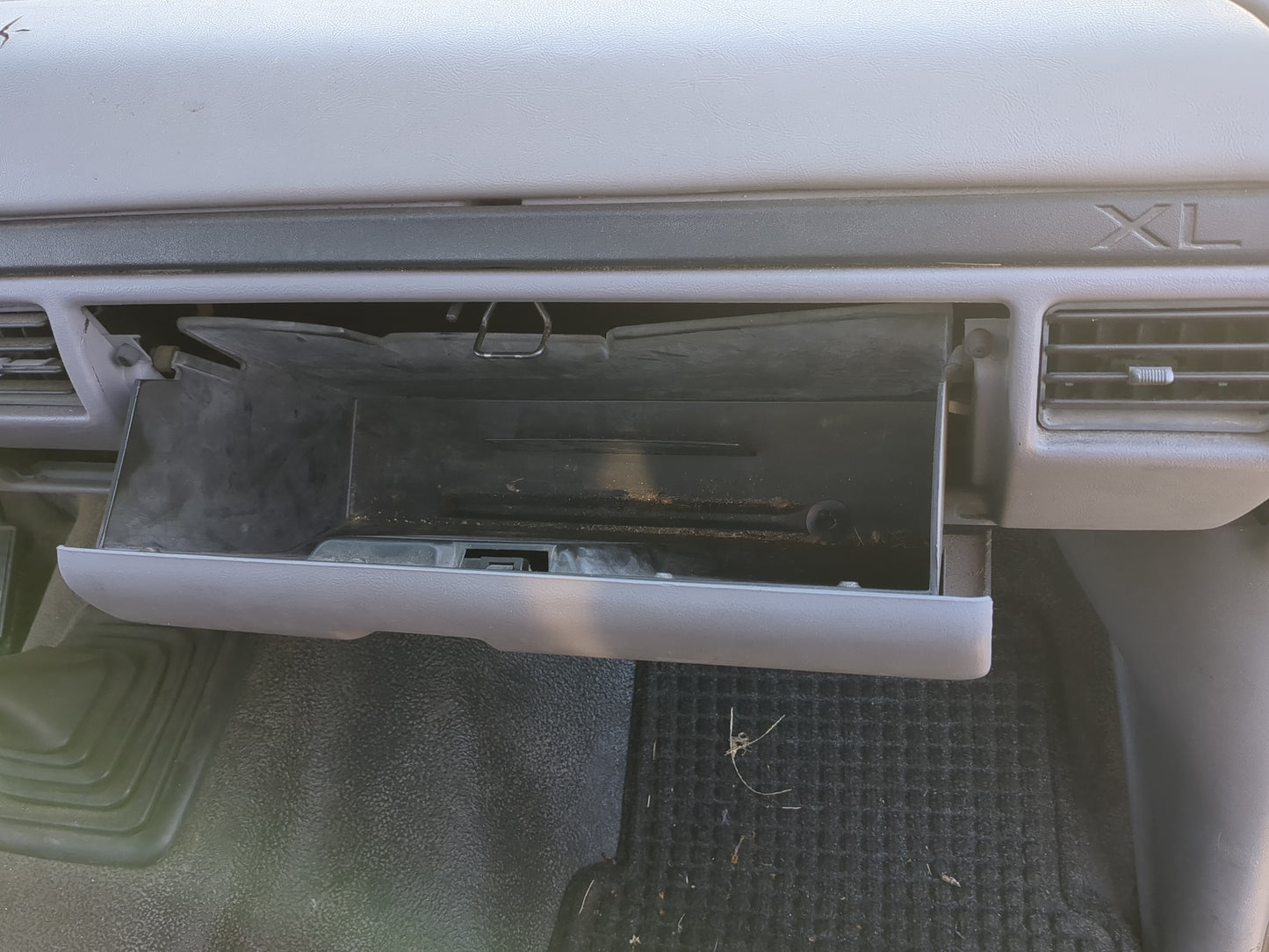 1996 Ford F-150 Passenger Glove Box Door Storage Compartment - Oemusedautoparts1.com