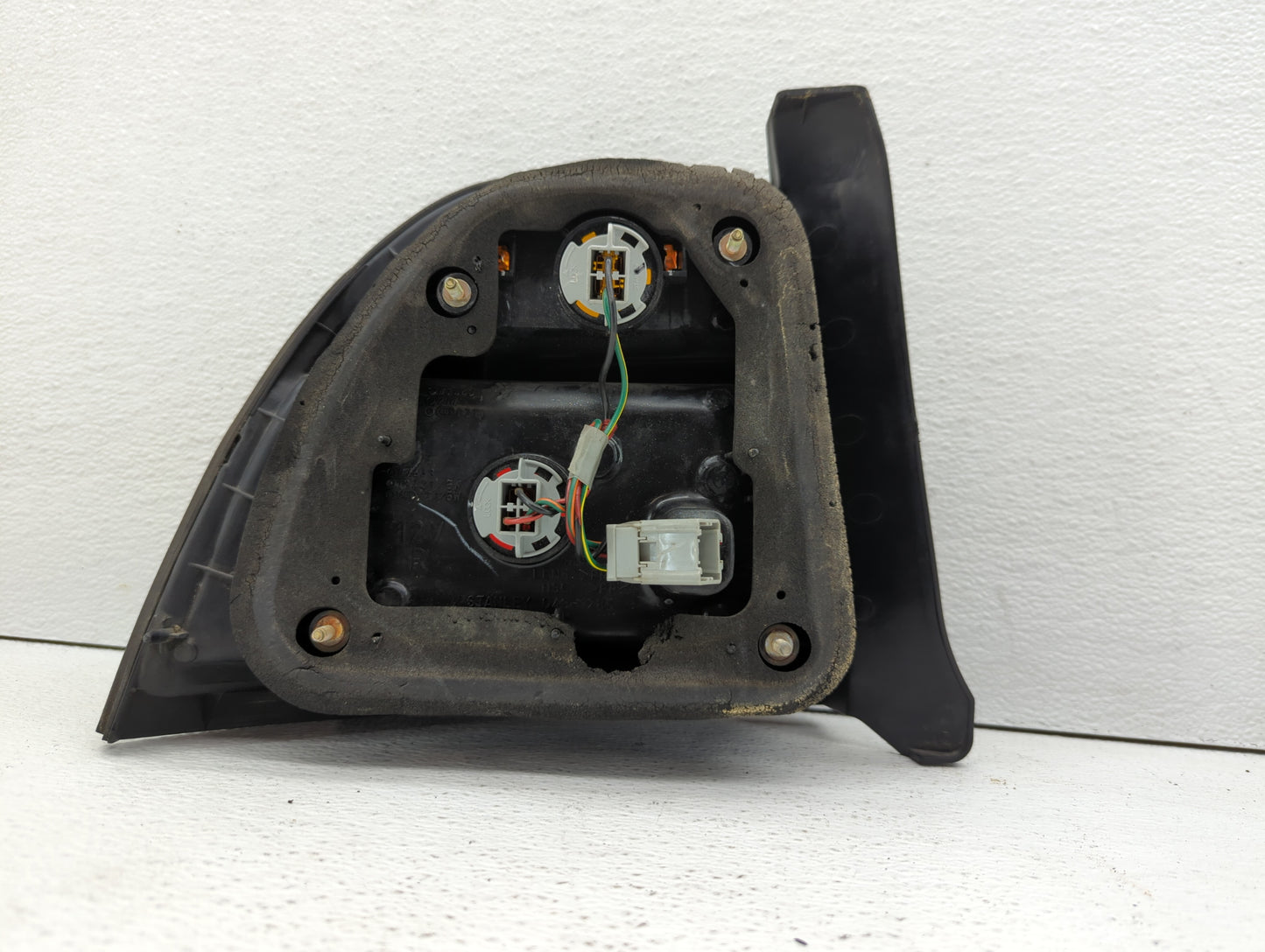 1996-1997 Honda Accord Tail Light Assembly Passenger Right OEM P/N:043-1285 Fits Fits 1996 1997 OEM Used Auto Parts - Oemuse