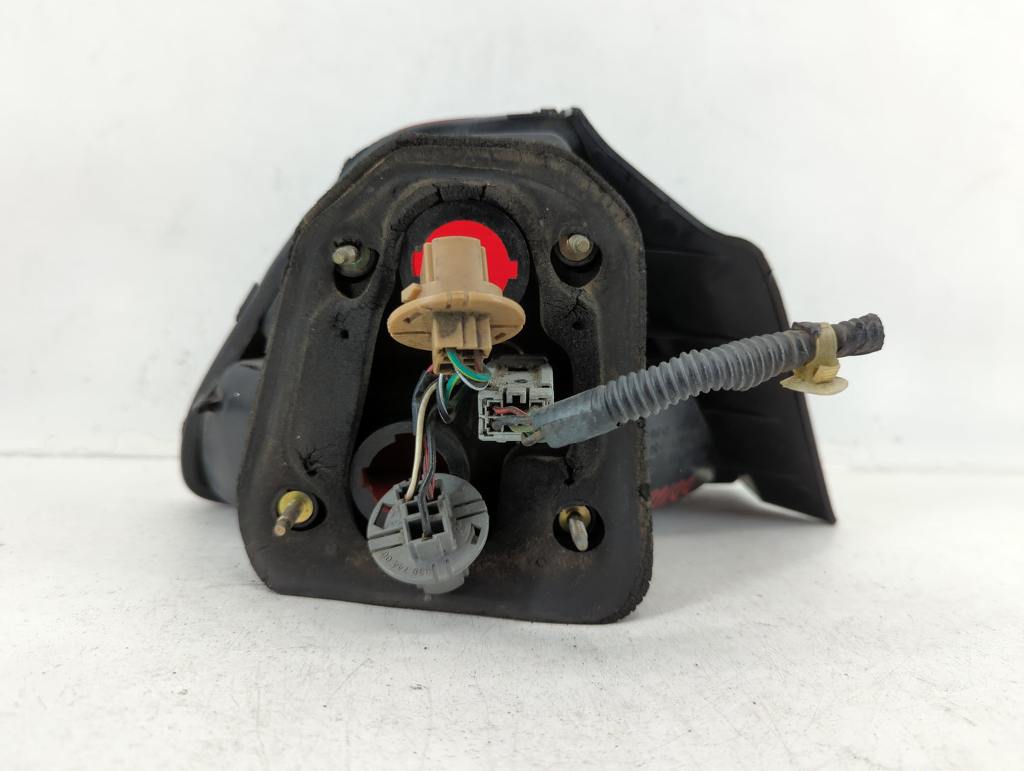 1996-1997 Honda Accord Tail Light Assembly Passenger Right OEM P/N:938 864 Fits Fits 1996 1997 OEM Used Auto Parts - Oemused