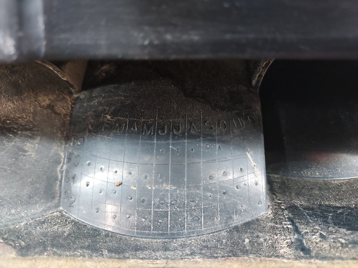 1996 Jeep Cherokee Driver Left Side Deck Lid Mounted Tail Light - Oemusedautoparts1.com