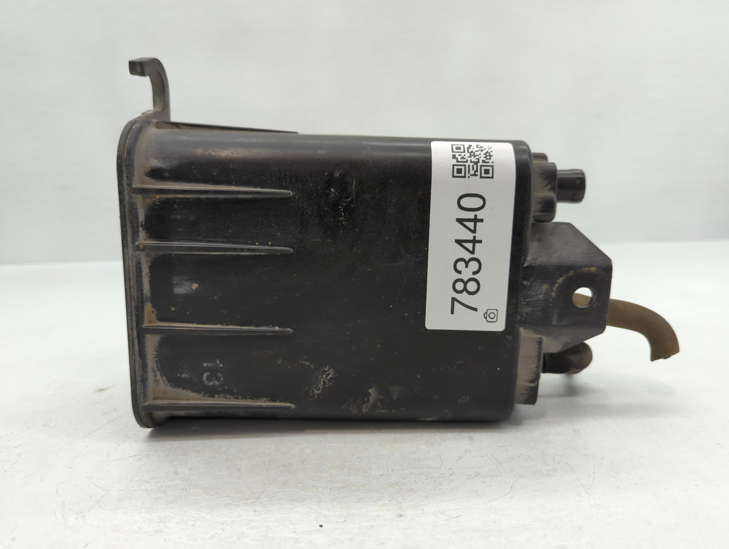 1996 Lincoln Town Car Fuel Vapor Charcoal Canister - Oemusedautoparts1.com