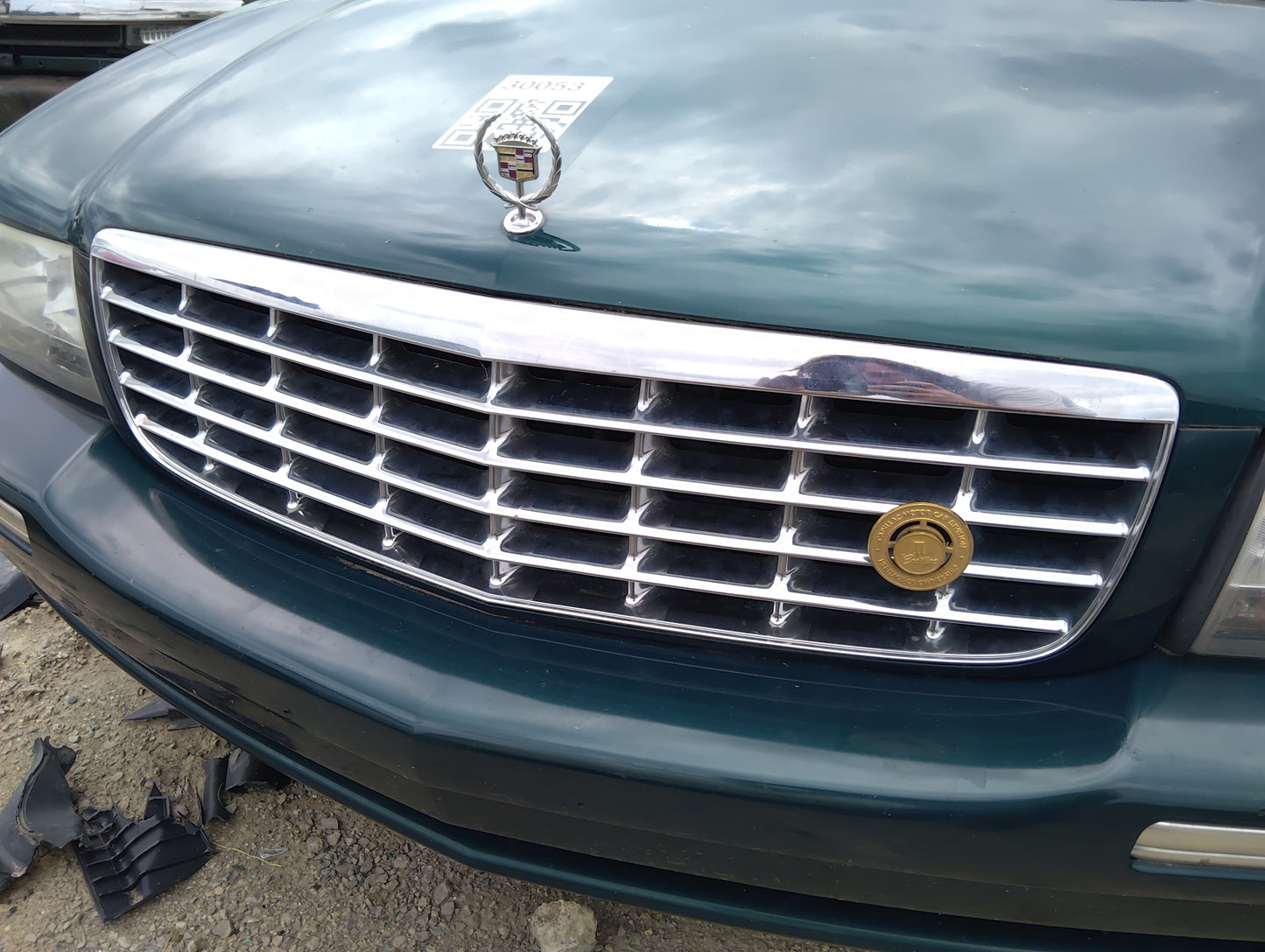 1997-1999 Cadillac Deville Front Grille Bumper Not Included - Oemusedautoparts1.com