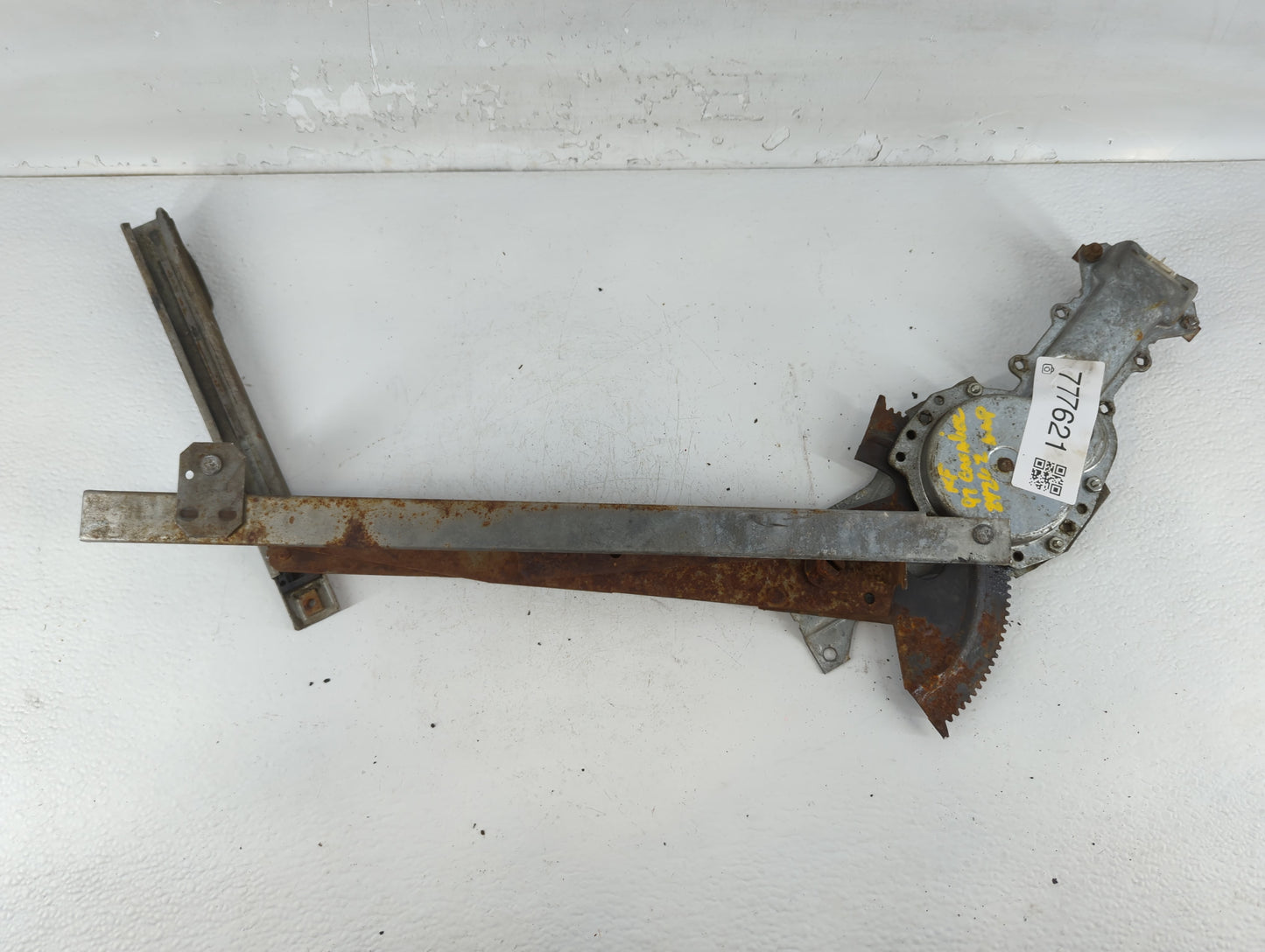 1995-2005 Chevrolet Cavalier Used Window Regulator Passenger Front - Oemusedautoparts1.com