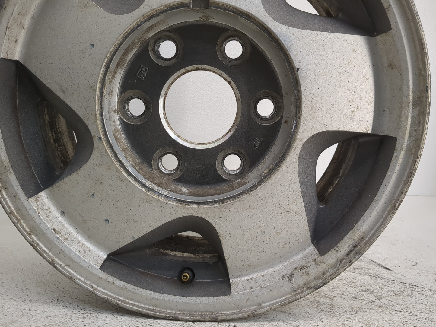 Chevrolet K1500 Oem Wheel Rim 1227720 - Oemusedautoparts1.com