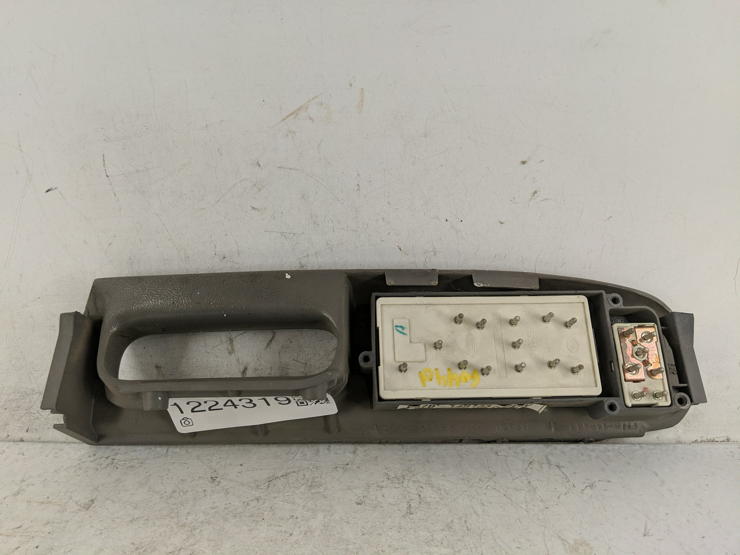 1997 Ford Explorer Master Power Window Switch Replacement Driver Side Left P/N:F87B-14B133-BCW Fits OEM Used Auto Parts - Oe