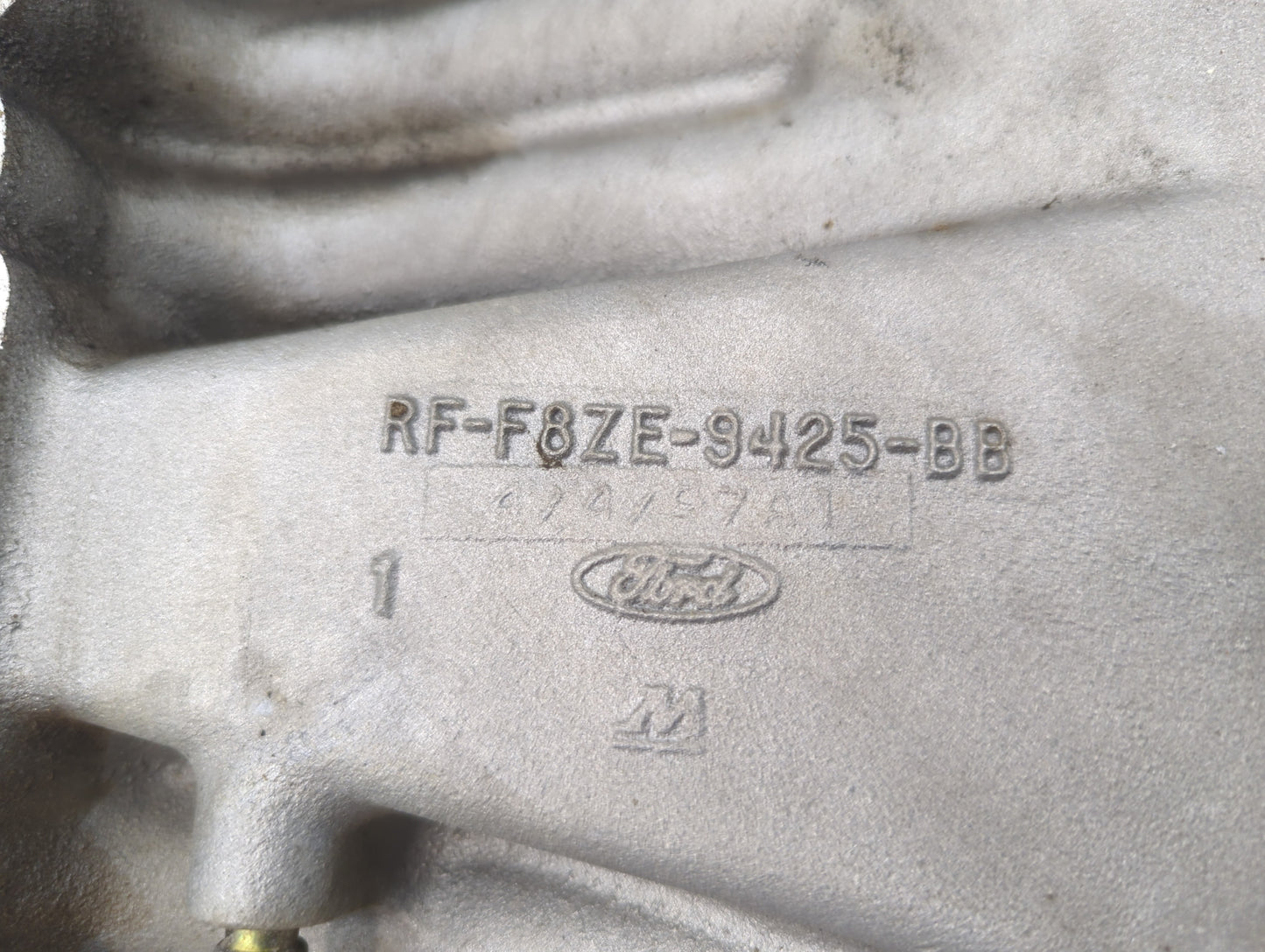 1996-1997 Ford Thunderbird Air Intake Manifold P/N:F8ZE-9425-BB Fits Fits 1996 1997 1998 1999 2000 OEM Used Auto Parts - Oem