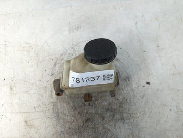 1996-1998 Hyundai Elantra Brake Master Cylinder