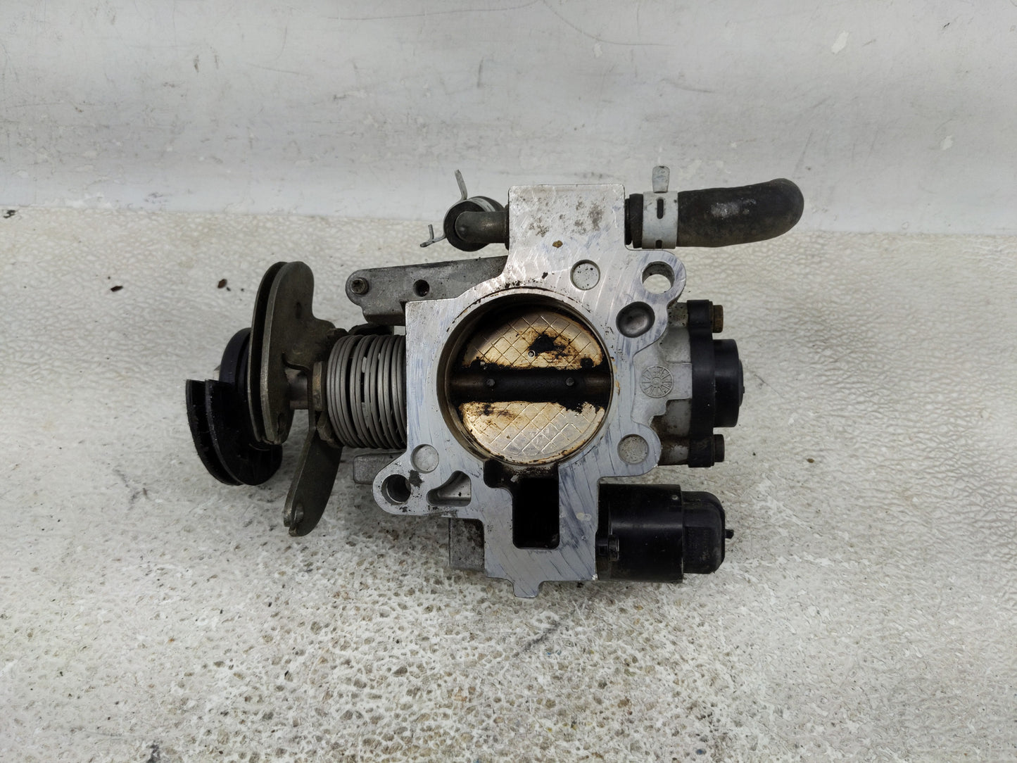 1997-1998 Buick Century Throttle Body Fits Fits 1996 1997 1998 OEM Used Auto Parts - Oemusedautoparts1.com