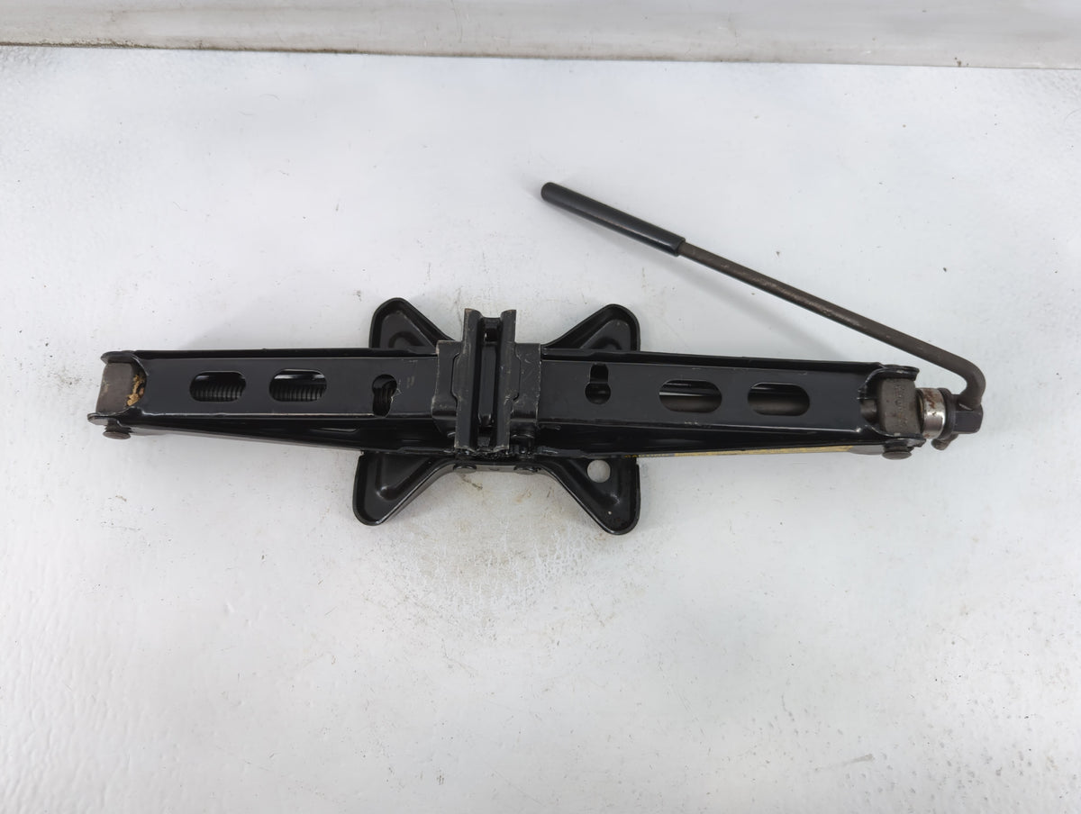 1998 Buick Regal Spare Scissor Car Jack - Oemusedautoparts1.com