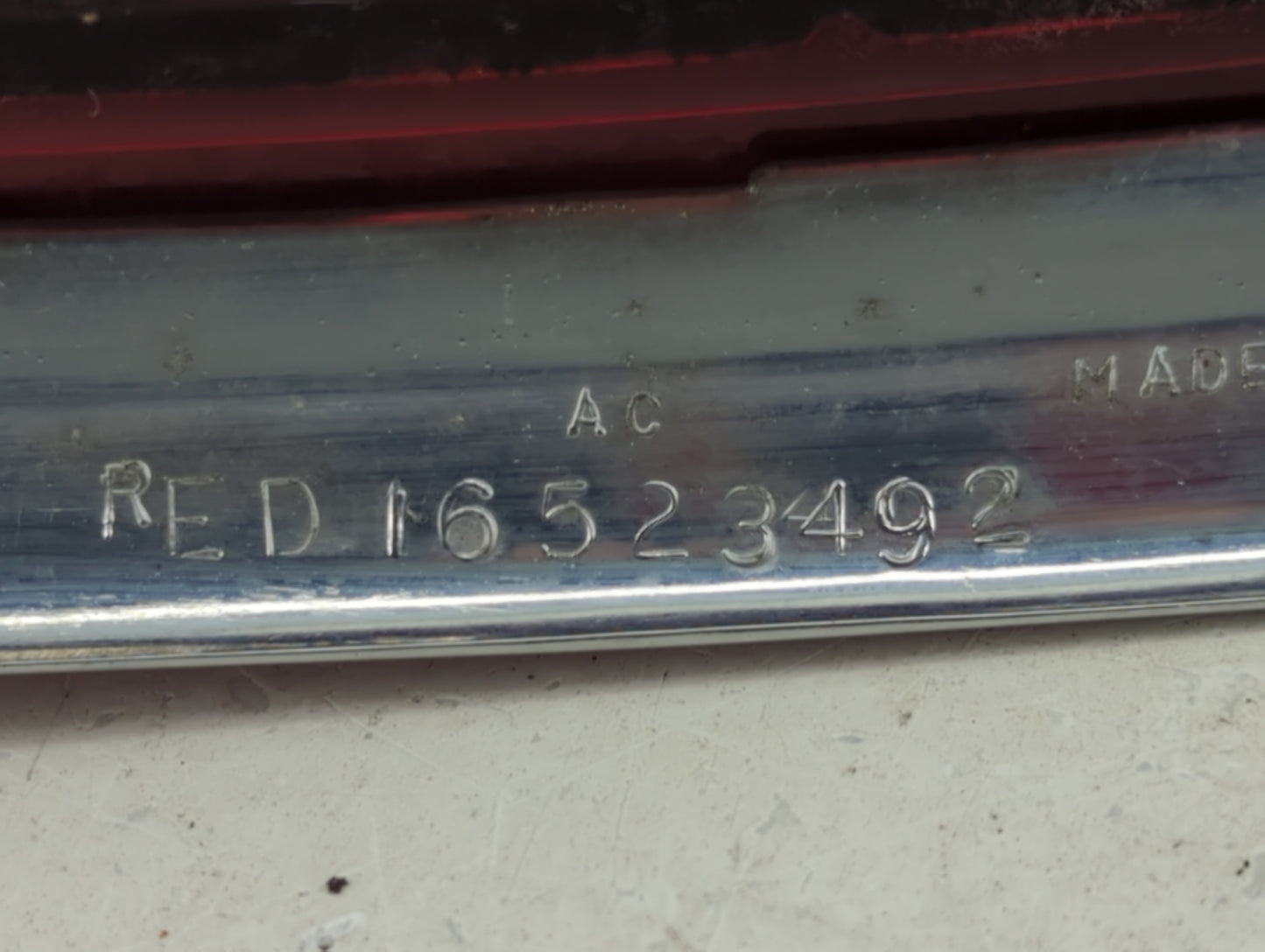 1994-1999 Cadillac Deville Tail Light Assembly Passenger Right OEM P/N:16523492 5976656 Fits Fits 1994 1995 1996 1997 1998 1