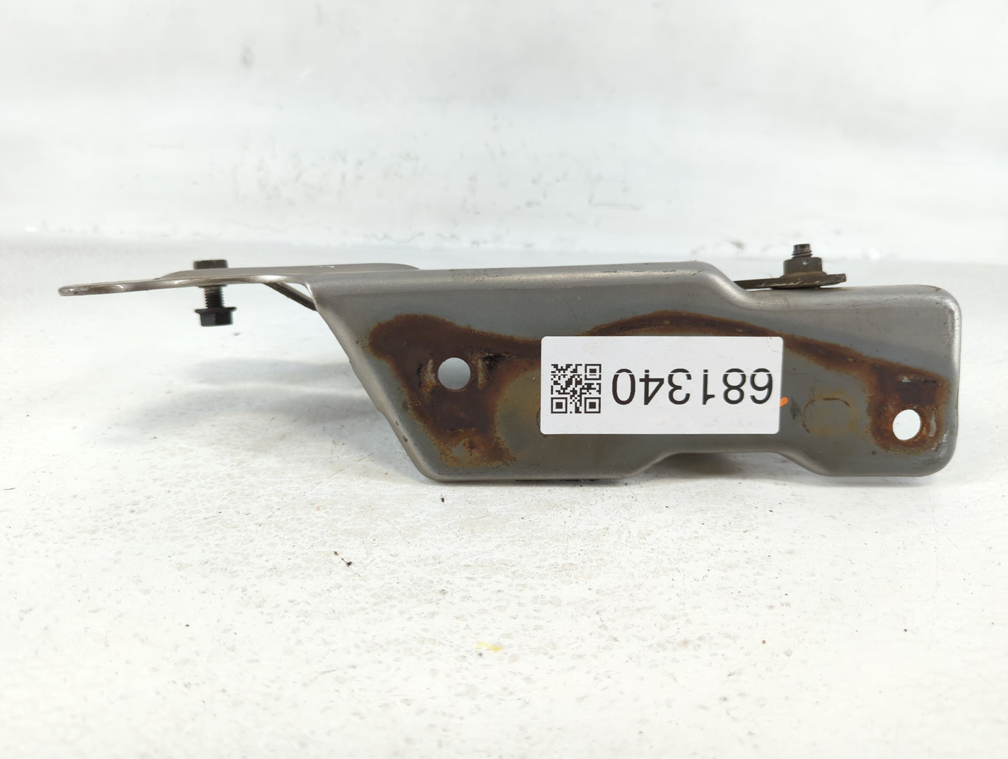 Chevrolet 1500 Driver Left Hood Hinge - Oemusedautoparts1.com