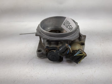 1998 Chevrolet C1500 Throttle Body P/N:17093271 Fits Fits 1999 2000 OEM Used Auto Parts