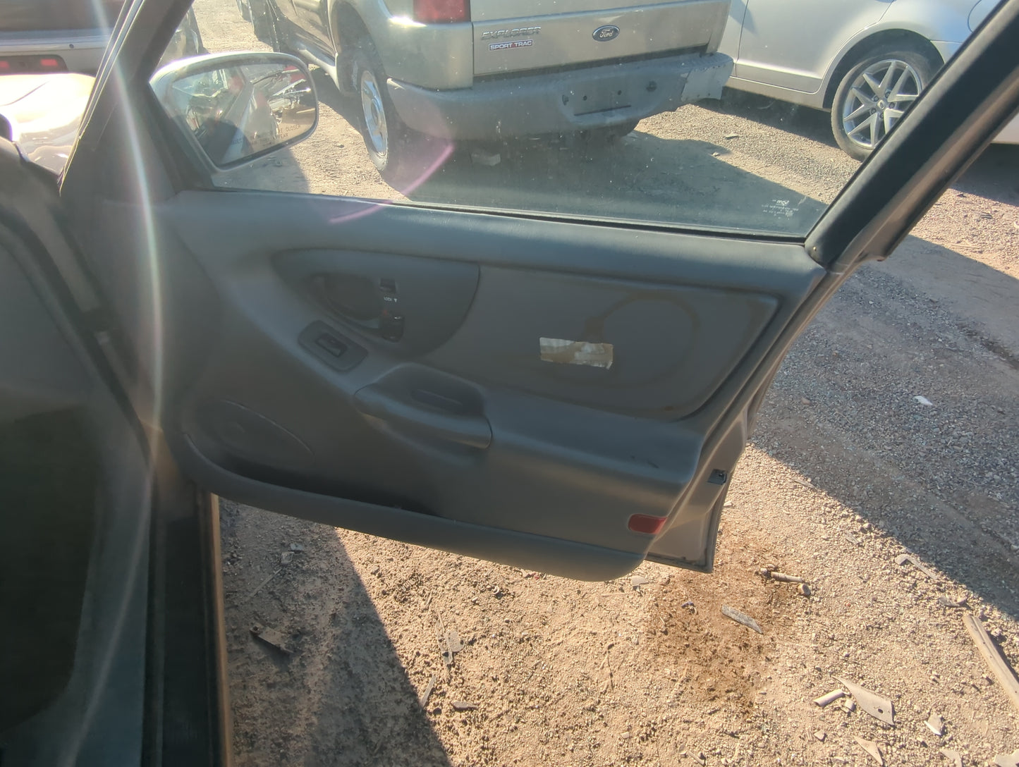 1998 Chevrolet Malibu Front Right Passenger Interior Door Panel Trim - Oemusedautoparts1.com