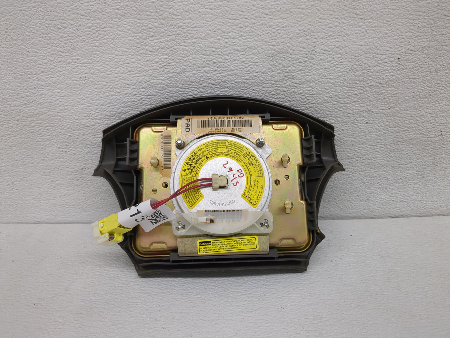 1998 Chevrolet Prizm Air Bag Driver Left Steering Wheel Mounted Fits OEM Used Auto Parts - Oemusedautoparts1.com