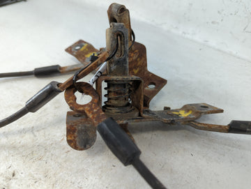 1998 Chevrolet S10 Tailgate Latch