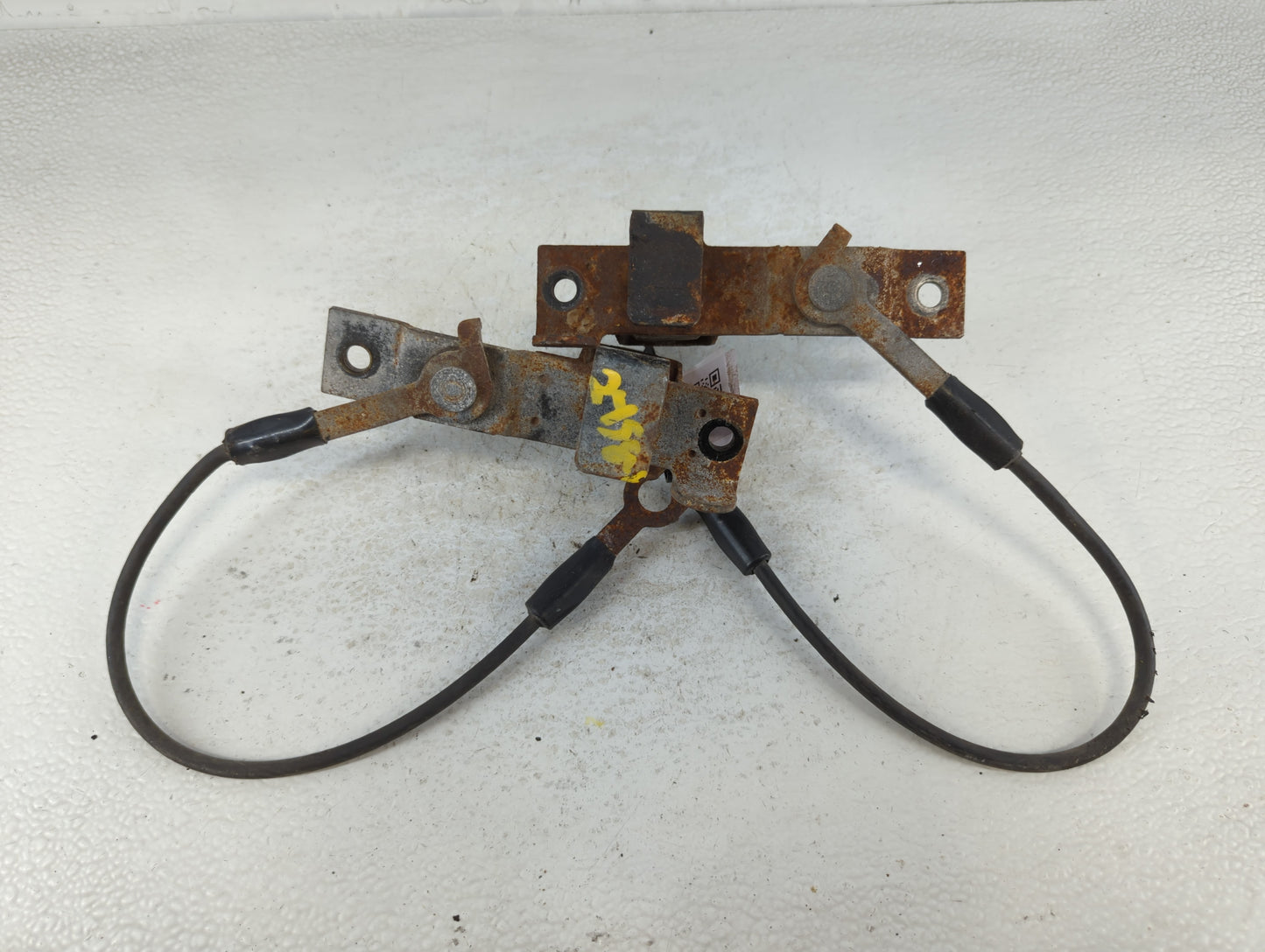 1998 Chevrolet S10 Tailgate Latch - Oemusedautoparts1.com