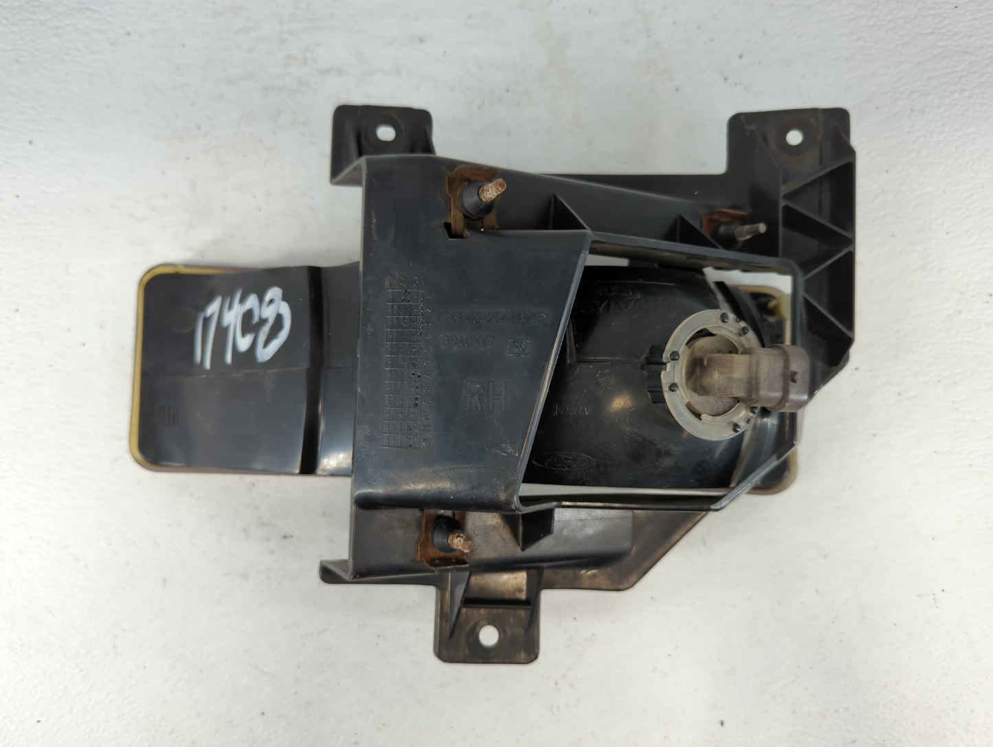 Ford Expedition Passenger Right Oem Head Light Headlight Lamp - Oemusedautoparts1.com