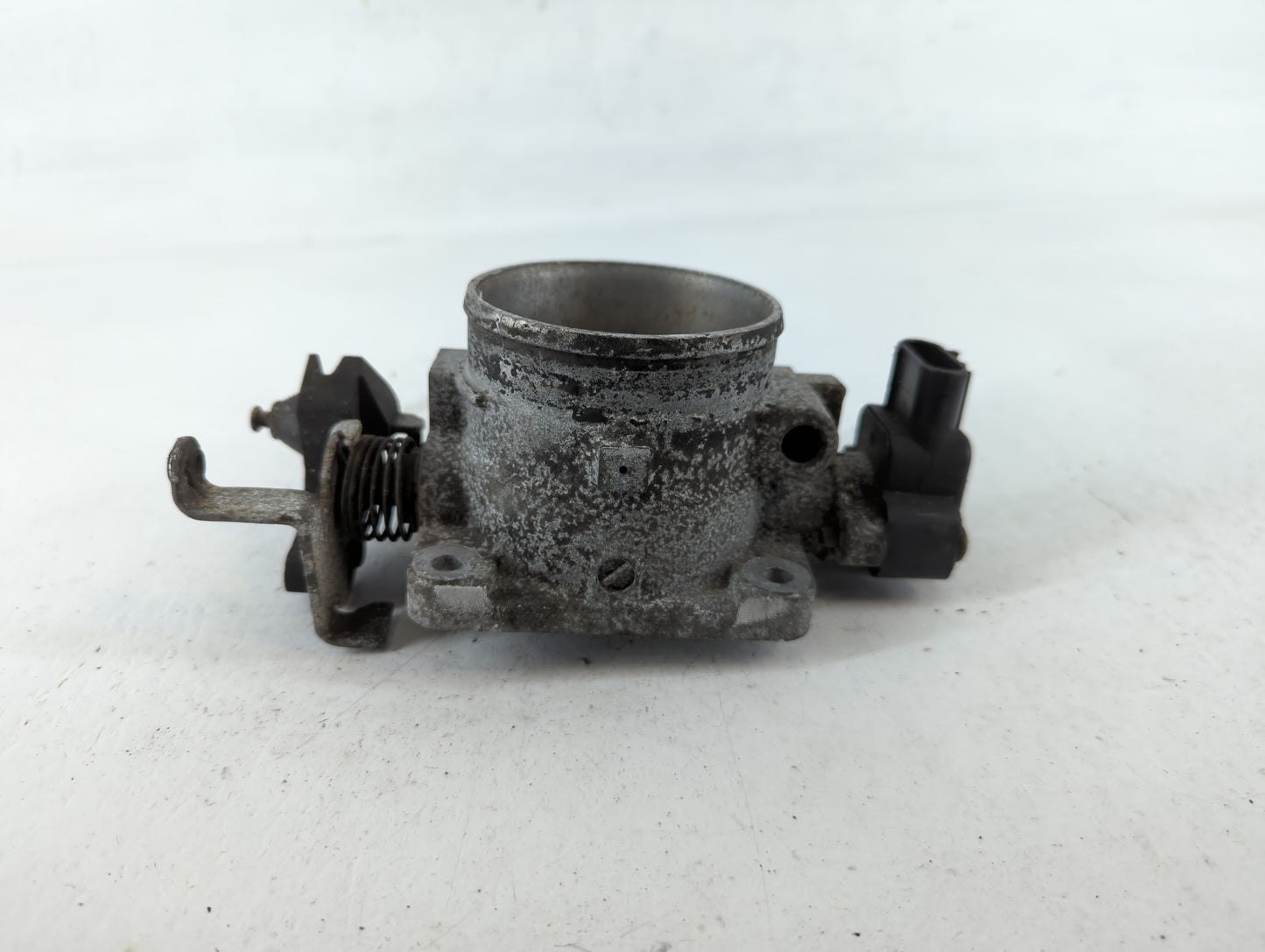 1997-1998 Ford Expedition Throttle Body Fits Fits 1997 1998 OEM Used Auto Parts - Oemusedautoparts1.com