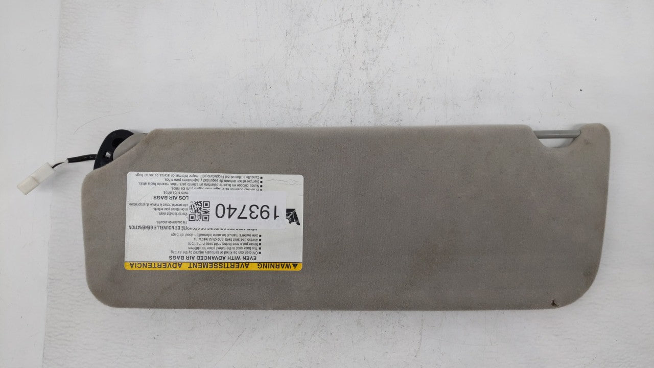 1998 Ford Explorer Sun Visor Shade Replacement Passenger Right Mirror Fits OEM Used Auto Parts - Oemusedautoparts1.com